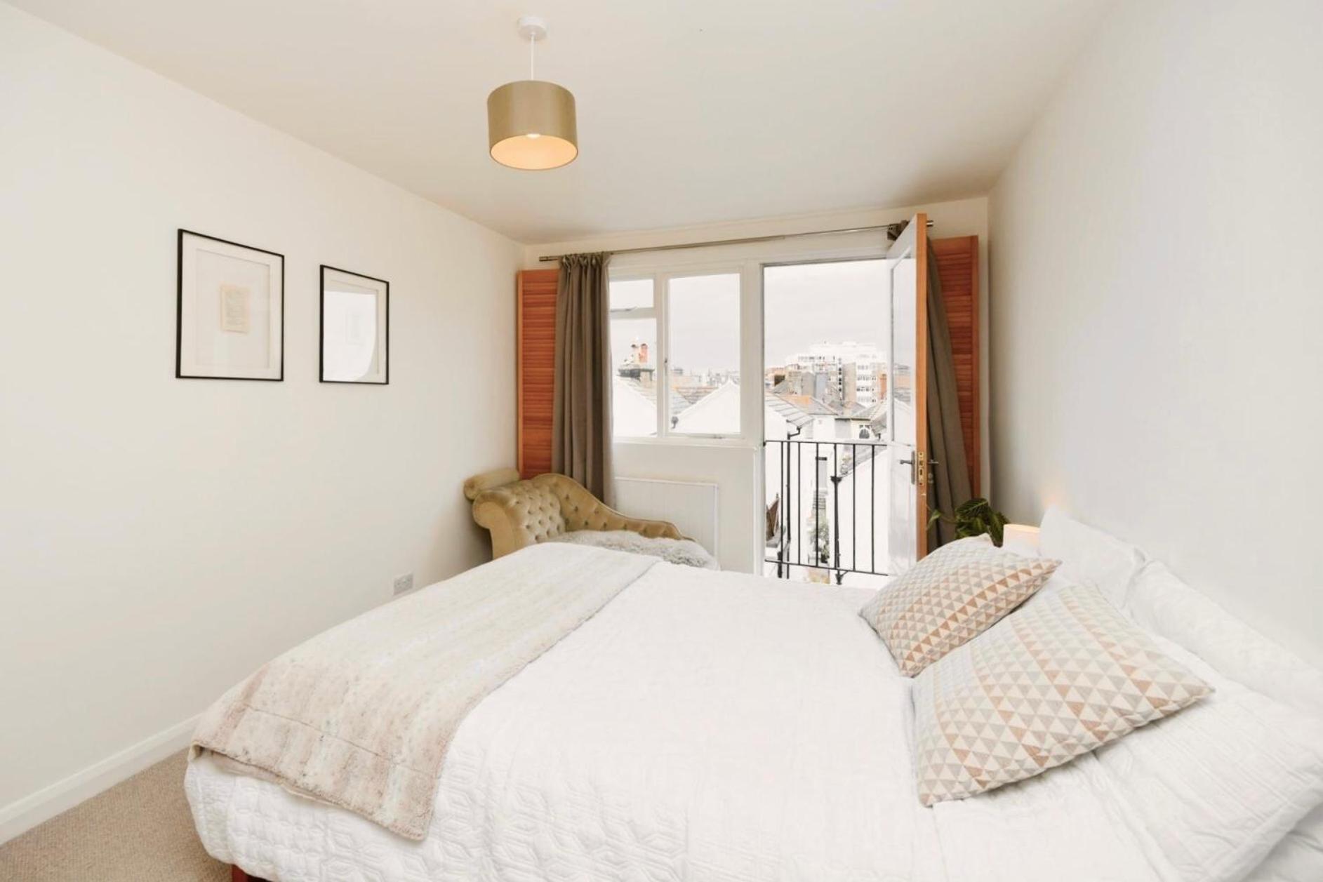 Sunny Seaside Sanctuary - Two Bedroom Apartment Brighton Exterior foto
